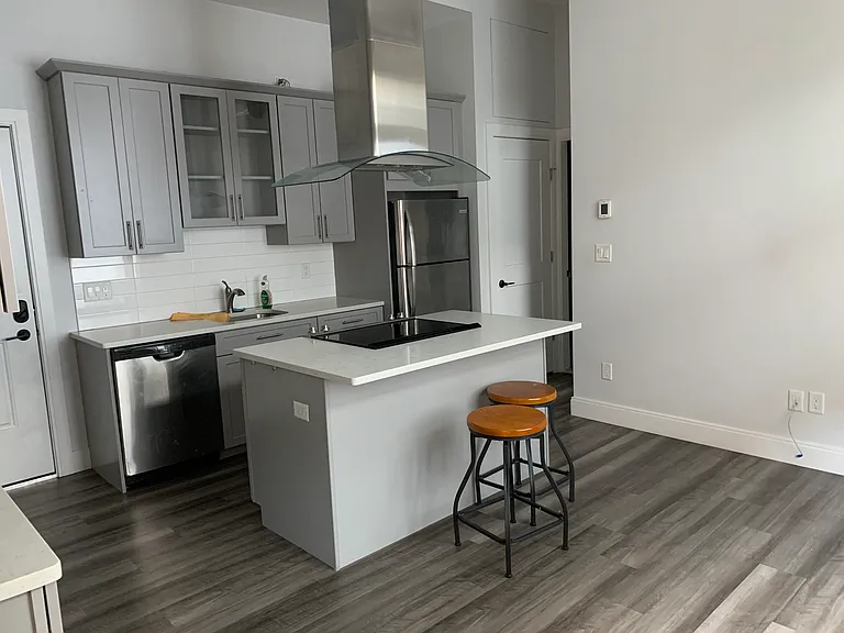 189 Washington Ave #6 — Photo 1