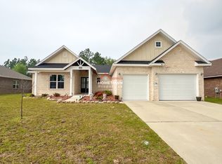 8010 Majestic Cypress Dr, Milton, FL 32583