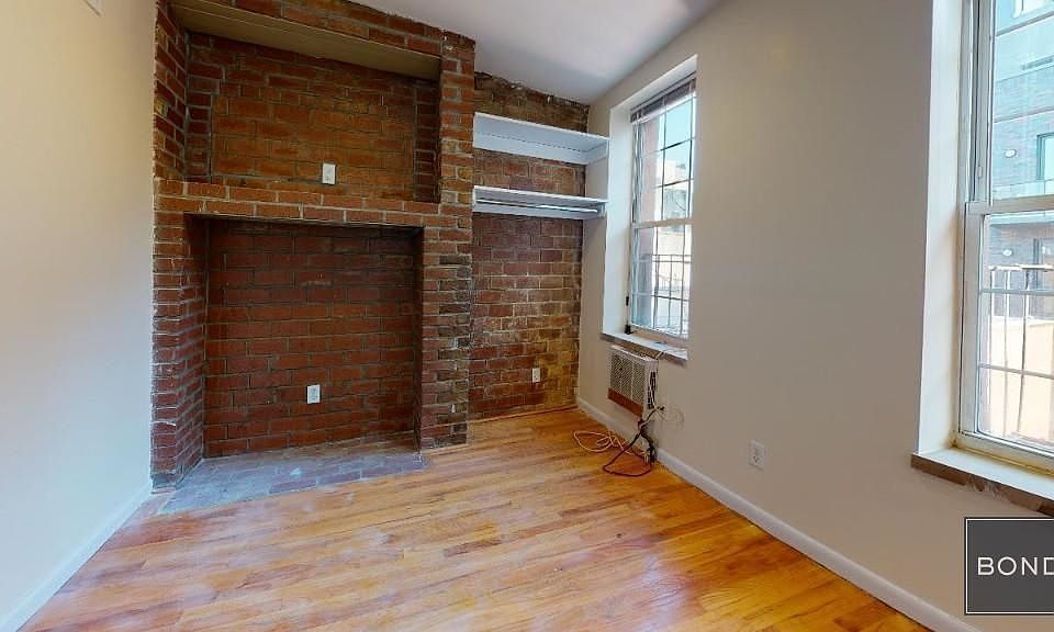 1st image of 154 Orchard St APT 13