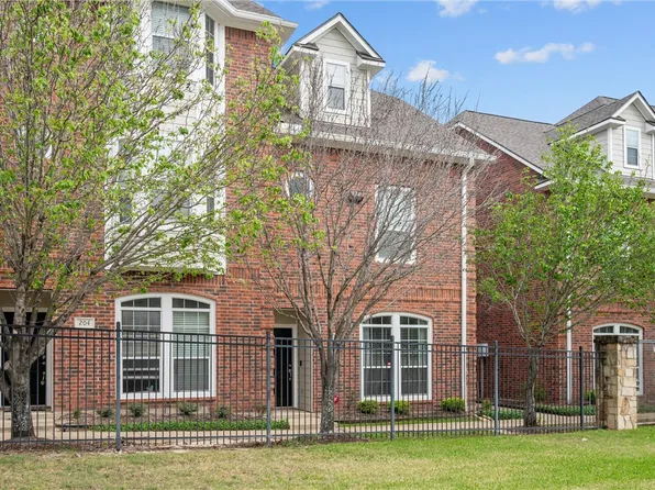 305 Holleman Dr E APT 205, College Station, TX 77840