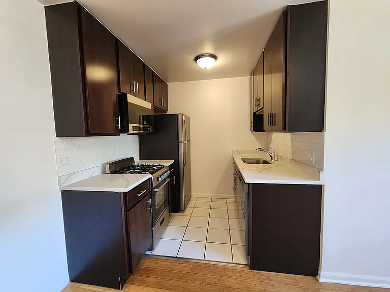 1111 W. Hollywood Ave — Photo 9