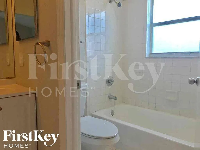 18050 SW 142nd Ct — Photo 13
