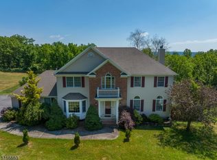 10 Woodhouse Way, Washington, NJ 07882