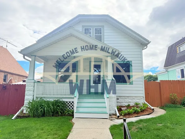 2054 S 72nd St, West Allis, WI 53219