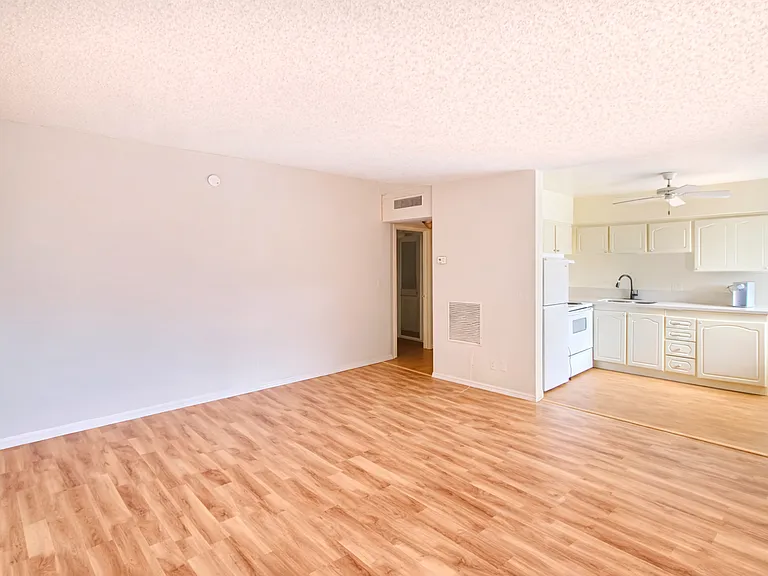 503 S La Fayette Park Pl #104 — Photo 1