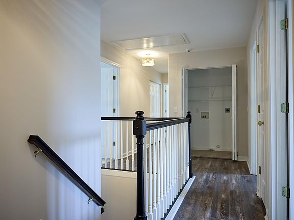 5th image of 716 Hibiscus Ct