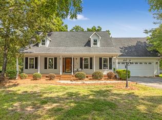 468 Cresthaven Dr, Boiling Springs, SC 29316