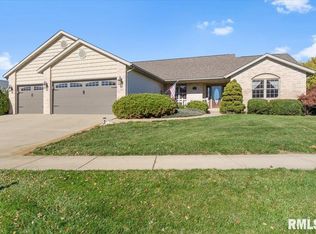 63 Cougar Ct, Chatham, IL 62629