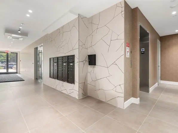 379 Ocean Parkway image 21 of 23