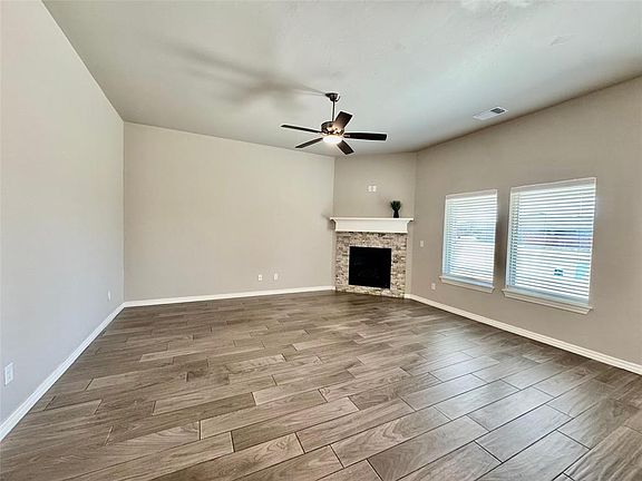 5th image of 8909 Poppey Pl