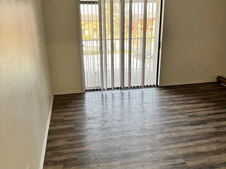 Coventry Place Apartments — Photo 7