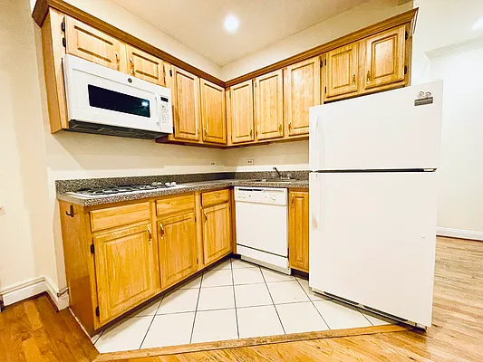 Rented by Douglas Elliman | media 22