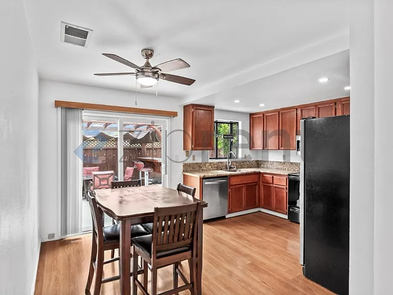 2872 Pickford Pl — Photo 9