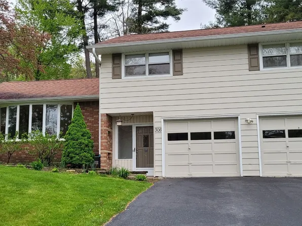 306 Ridgefield Rd, Endicott, NY 13760