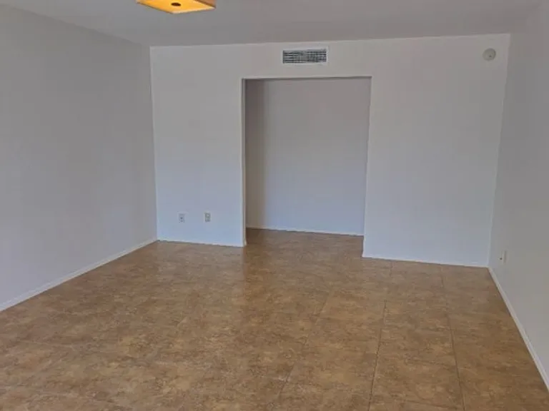 133 E Del Rio Dr — Photo 10