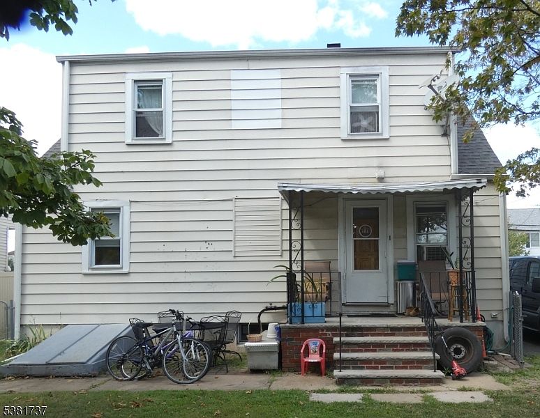 2nd image of 1911 W Camplain Rd