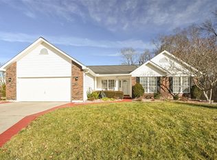 18 Deer Park Ct, Saint Peters, MO 63304