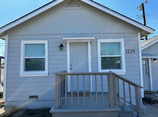 1219 W Vine Ave, Visalia, CA 93291