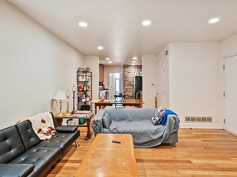 2128 E Carson St #B — Photo 6