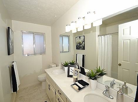 Main hall bath new quartz