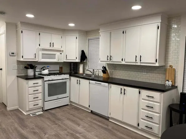 74711 Dillon Rd #155, Desert Hot Springs, CA 92241
