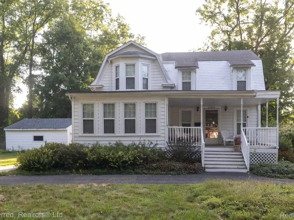 22824 Maple Ave, Farmington, MI 48336