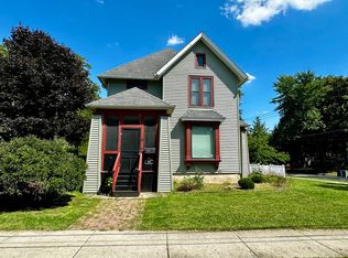 805 Augusta Ave, Elgin, IL 60120