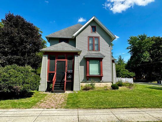 805 Augusta Ave, Elgin, IL 60120