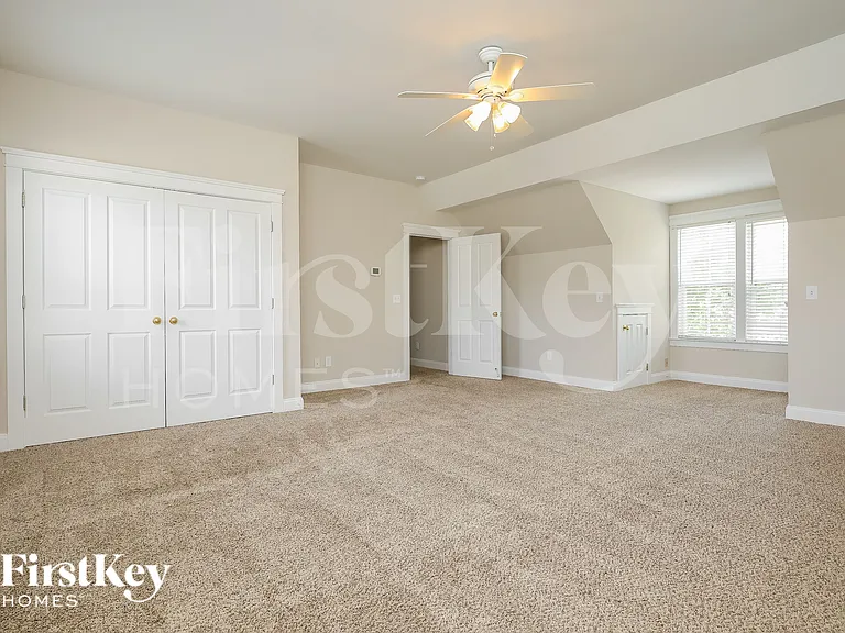 228 Silverwood Ln — Photo 12