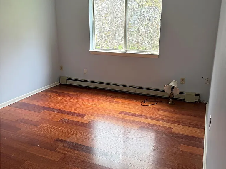 73 Cornwall Cir — Photo 16