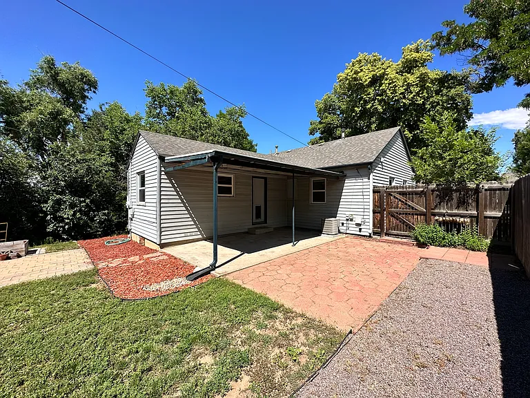 2633 S Race St — Photo 5