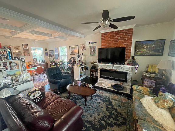 2nd image of 2203 4th Ave