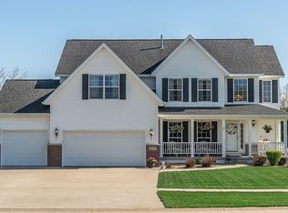 4115 Creekview Dr, Marion, IA 52302