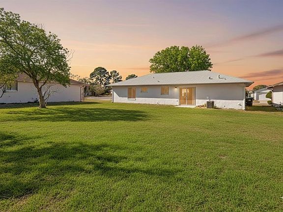 3rd image of 11407 Splitwood Ln