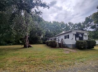 527 Riverview Rd, Lexington, NC 27292