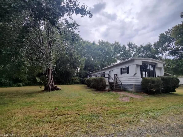 527 Riverview Rd, Lexington, NC 27292