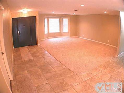 4th image of 845 Woodcrest Dr