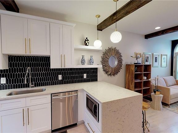 3rd image of 796 Piedmont Ave NE #B