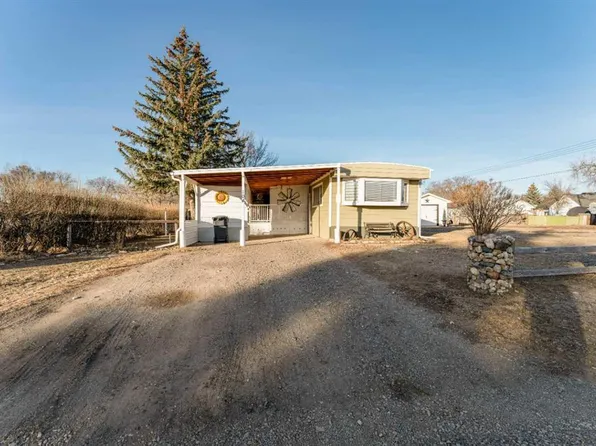 104 E 2nd St, Warner, AB T0K 2L0