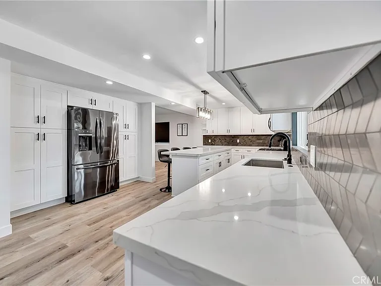 24445 Clipstone St — Photo 16