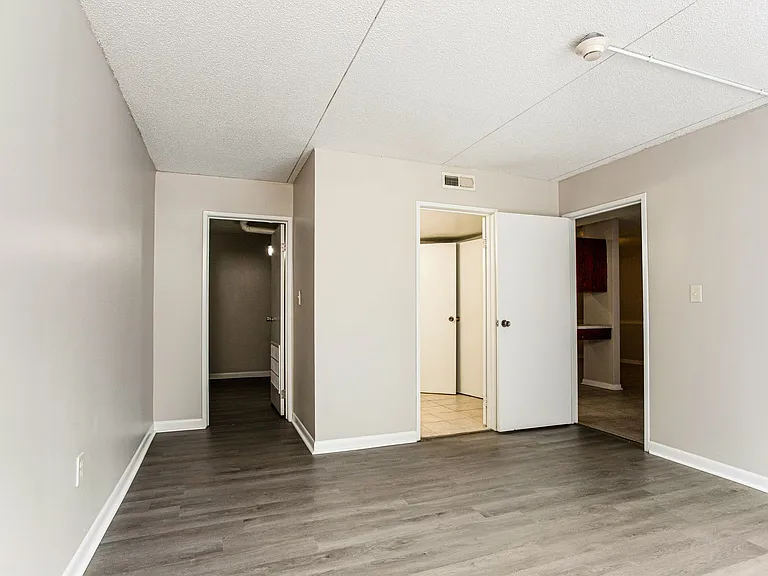 Ridge Terrace Apartments — Photo 16