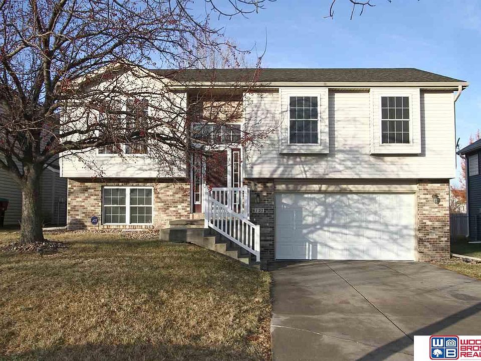 1st image of 6127 S 81st St