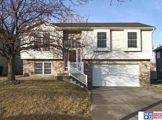 6127 S 81st St, Lincoln, NE 68516