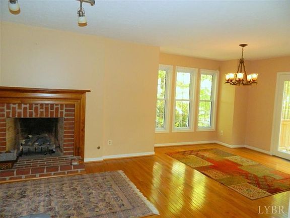 2nd image of 601 Lake Vista Dr