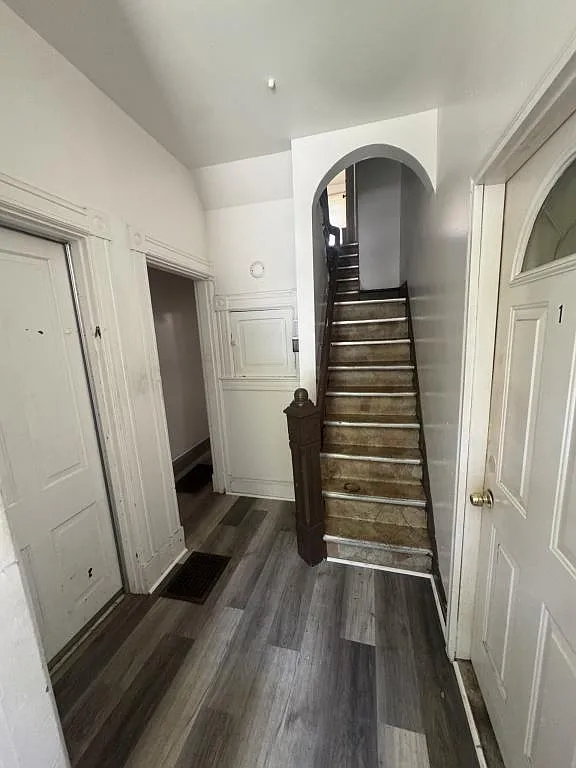 4606 Ward St — Photo 4