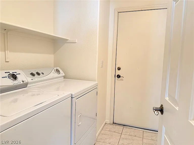 230 Misty Garden St — Photo 20