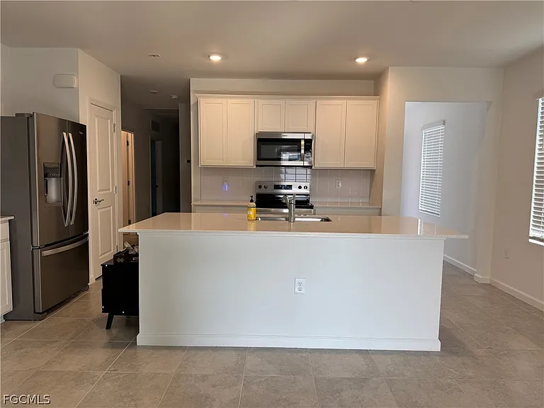 1024 Caloosa Breeze Dr — Photo 4