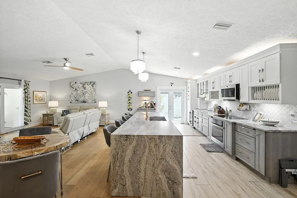 3 bed, 2.5 bath, 1457 sqft, $5,000 — Photo 2
