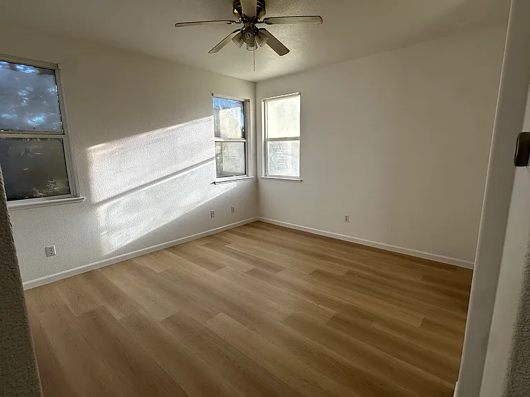 7464 Shelby St — Photo 7