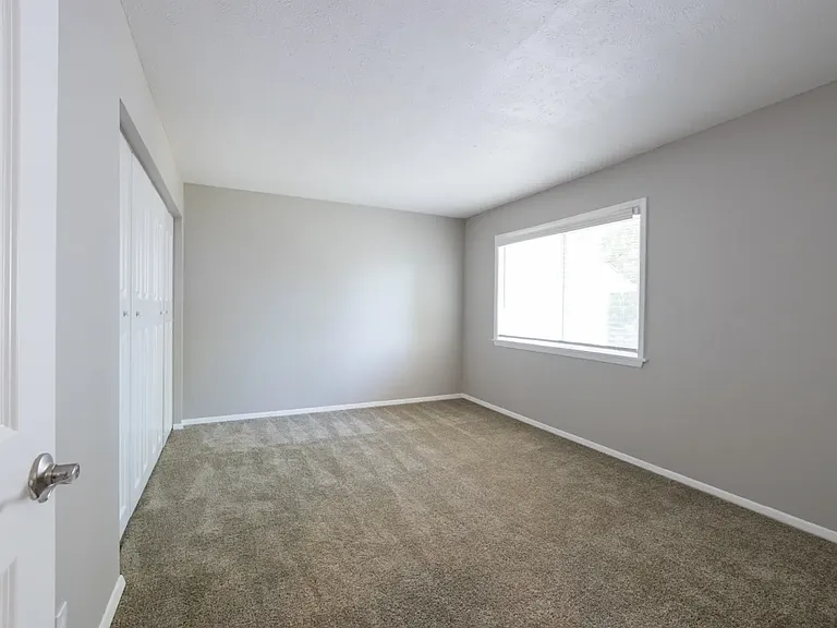 825 Woodbridge Dr — Photo 6